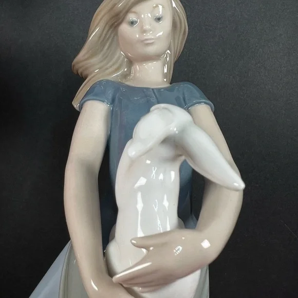 🛑SOLD🛑 NAO BY LLADRO PRETTY YOUNG GIRL HOLDING A RABBIT, 1980 SPAIN PORCELAIN - Picture 3 of 17